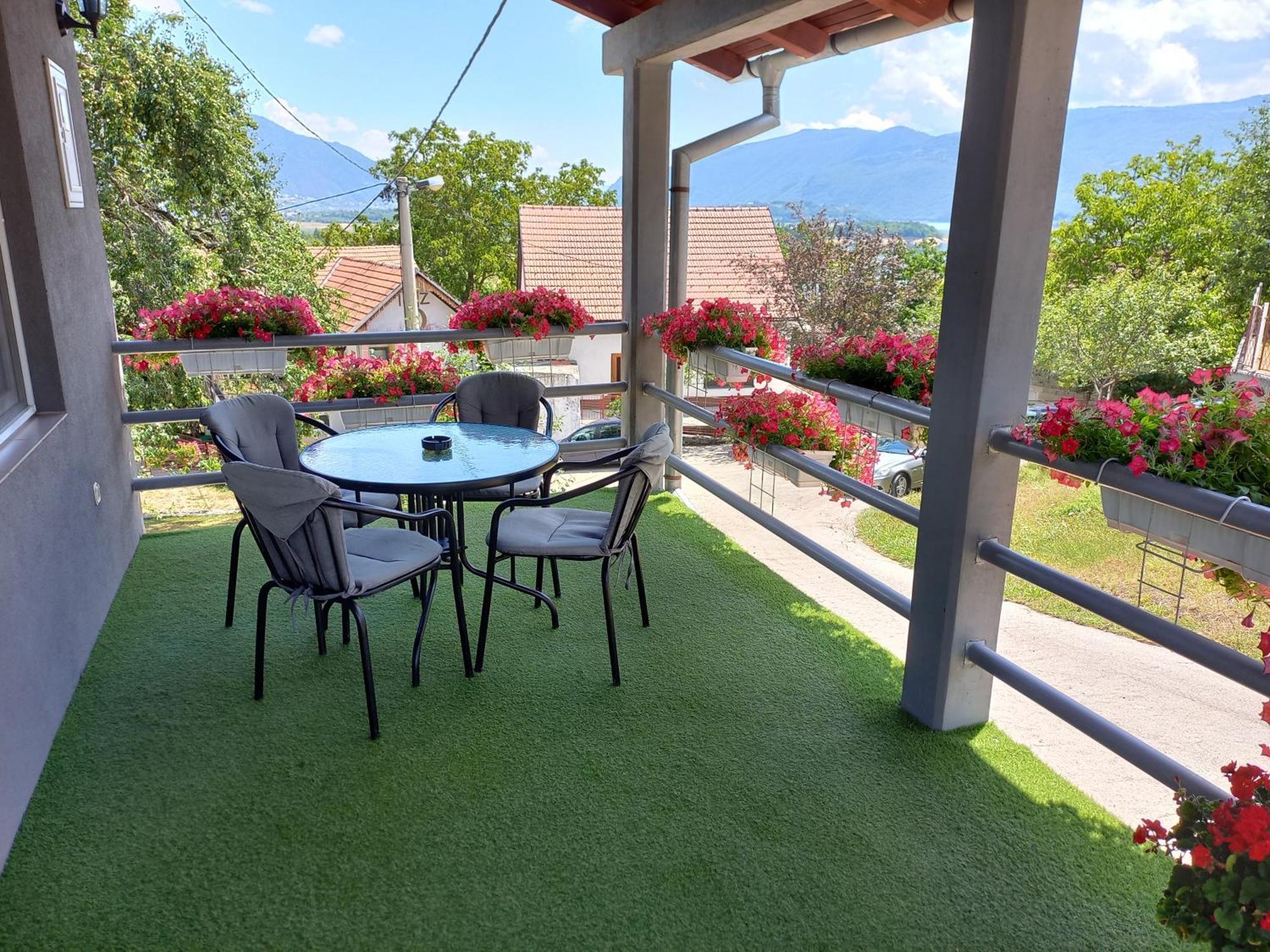 Apartman Konak Prozor Exterior foto