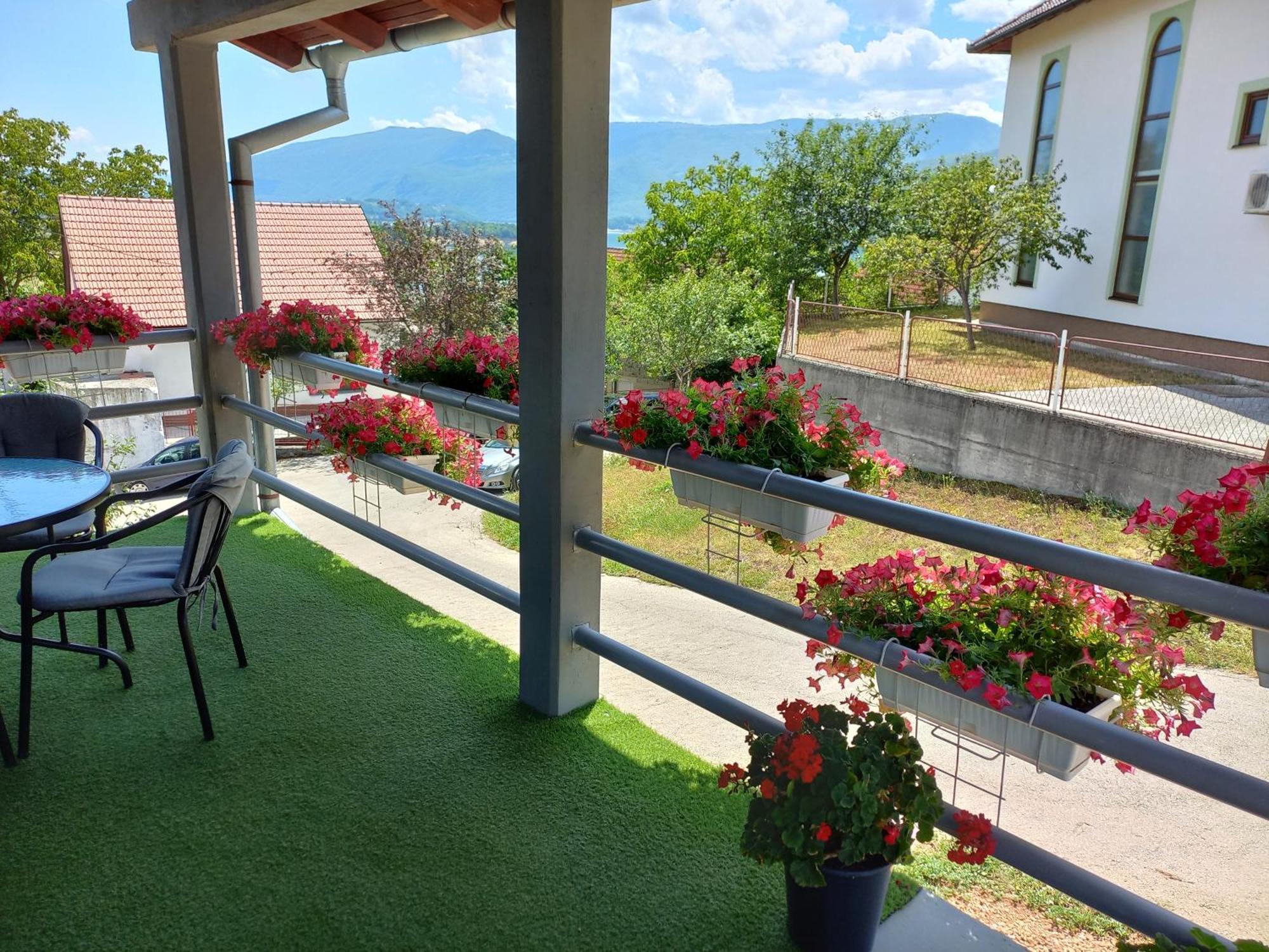 Apartman Konak Prozor Exterior foto